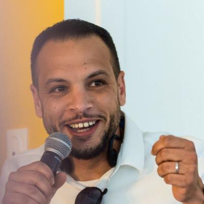 Mohamed K, fondateur de TSM, lors d’une prise de parole